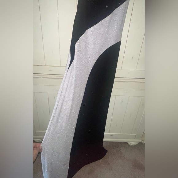 NWT Sparkling One‎ Shoulder Gown - Picture 5 of 9